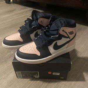 Jordan 1 Retro High OG - Bubble Gum